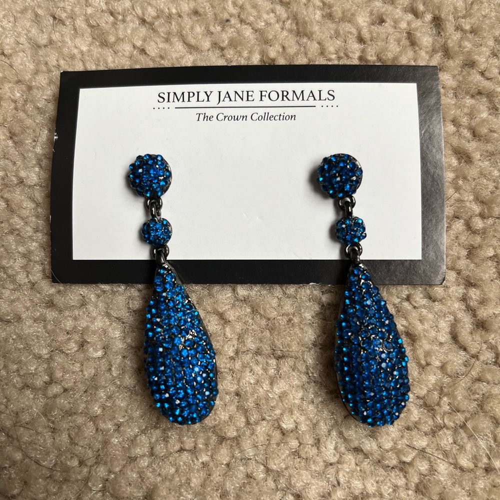 Blue Sparkling Dangle Earrings